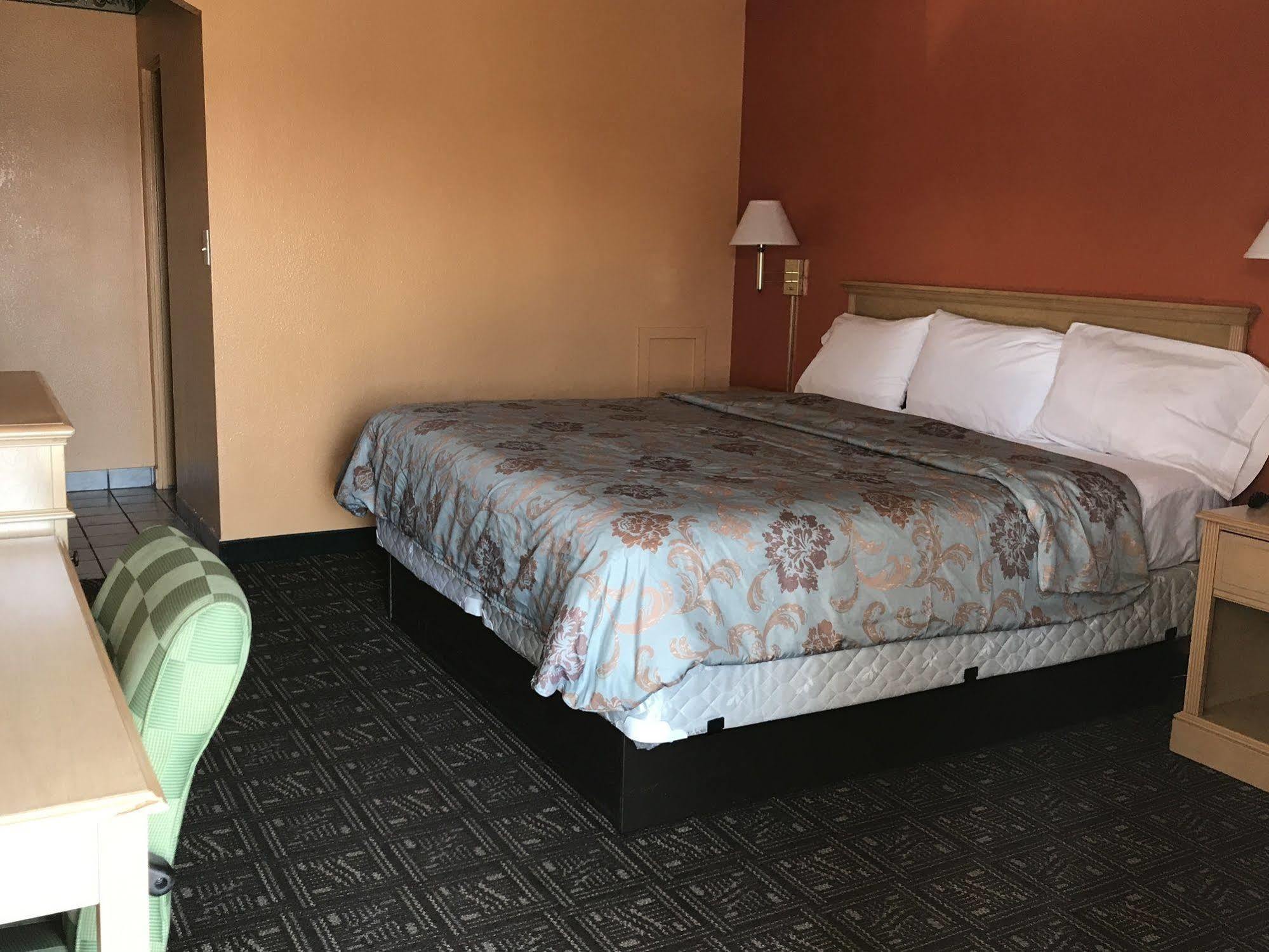 Hutchinson Inn Dış mekan fotoğraf