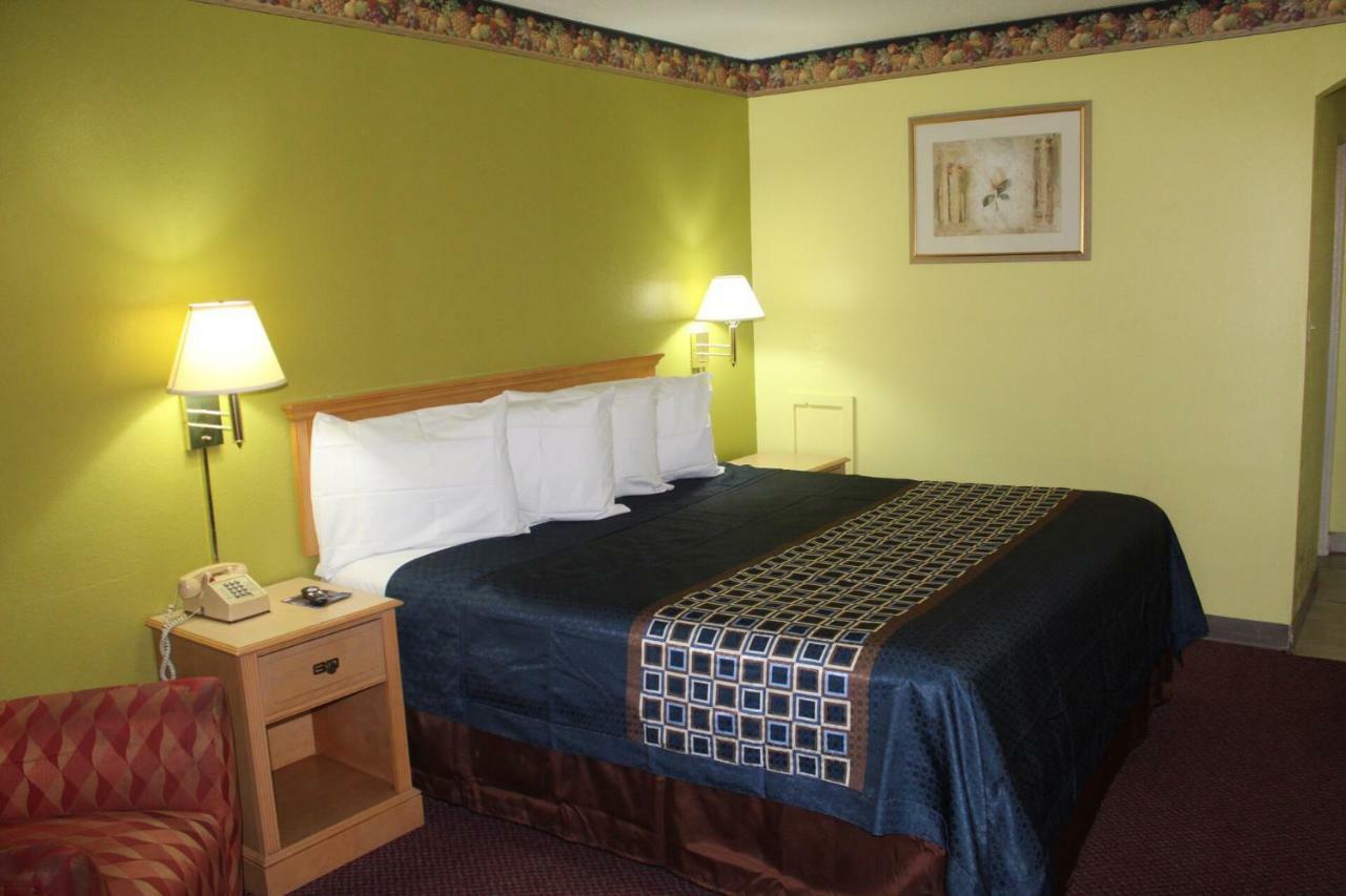 Hutchinson Inn Dış mekan fotoğraf