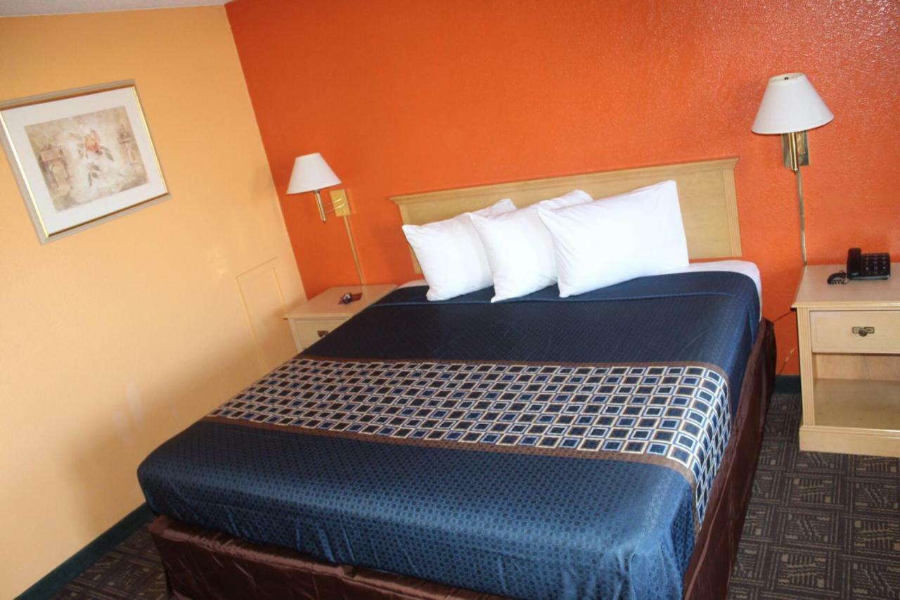 Hutchinson Inn Dış mekan fotoğraf