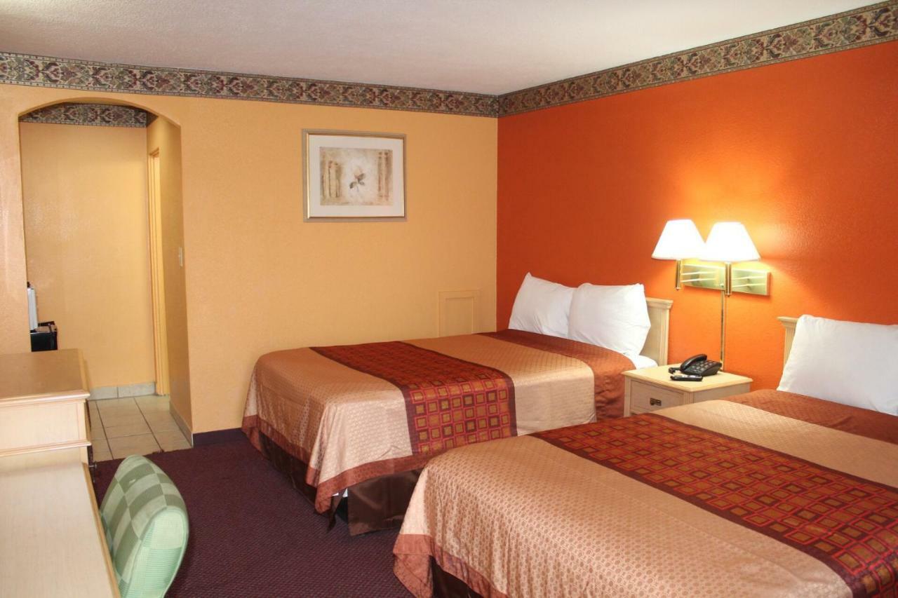 Hutchinson Inn Dış mekan fotoğraf
