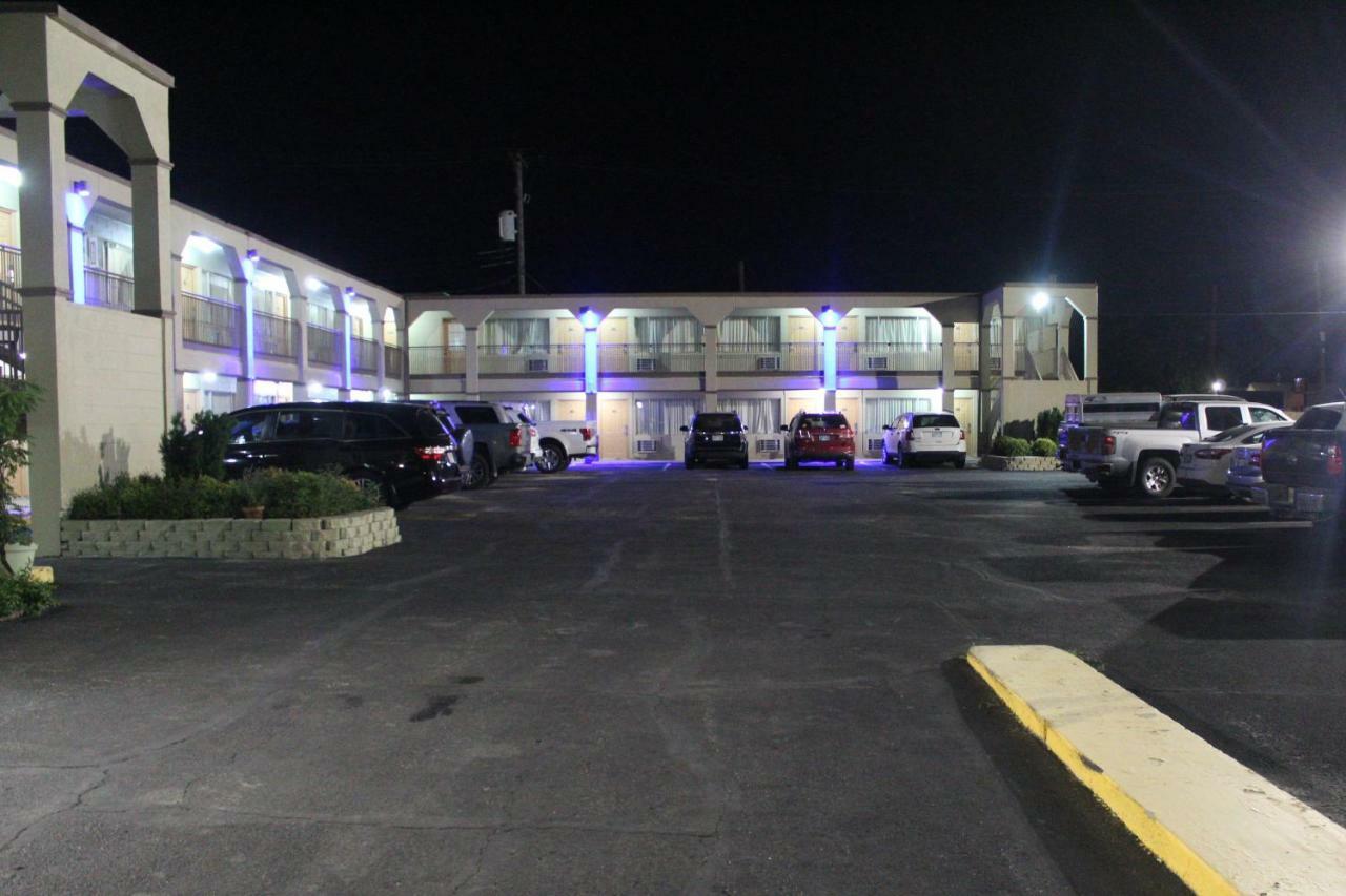 Hutchinson Inn Dış mekan fotoğraf