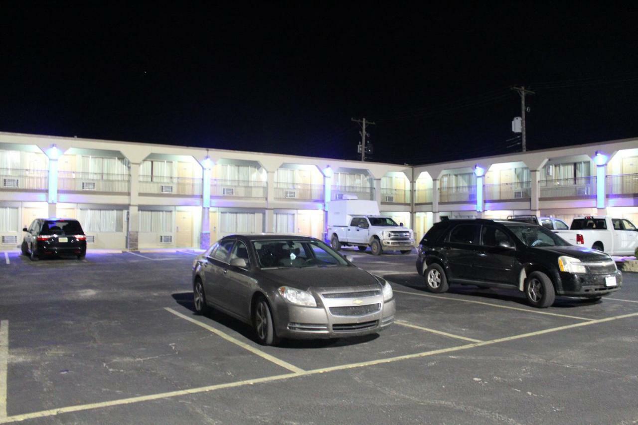 Hutchinson Inn Dış mekan fotoğraf