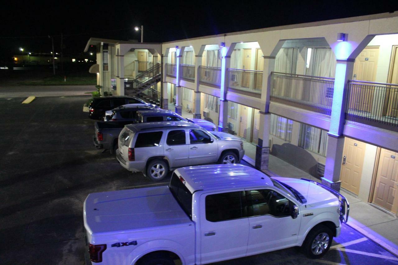 Hutchinson Inn Dış mekan fotoğraf